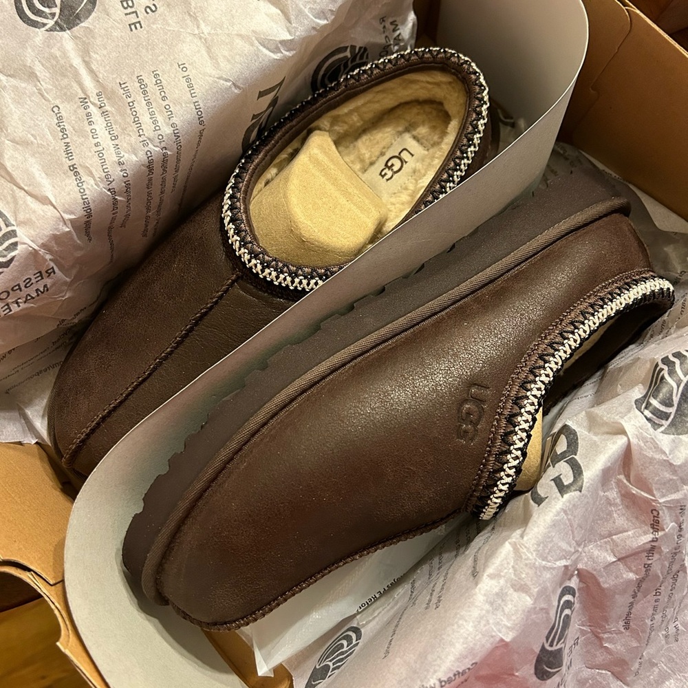 UGG Men’s Tasman Slippers - Distressed (NWT)